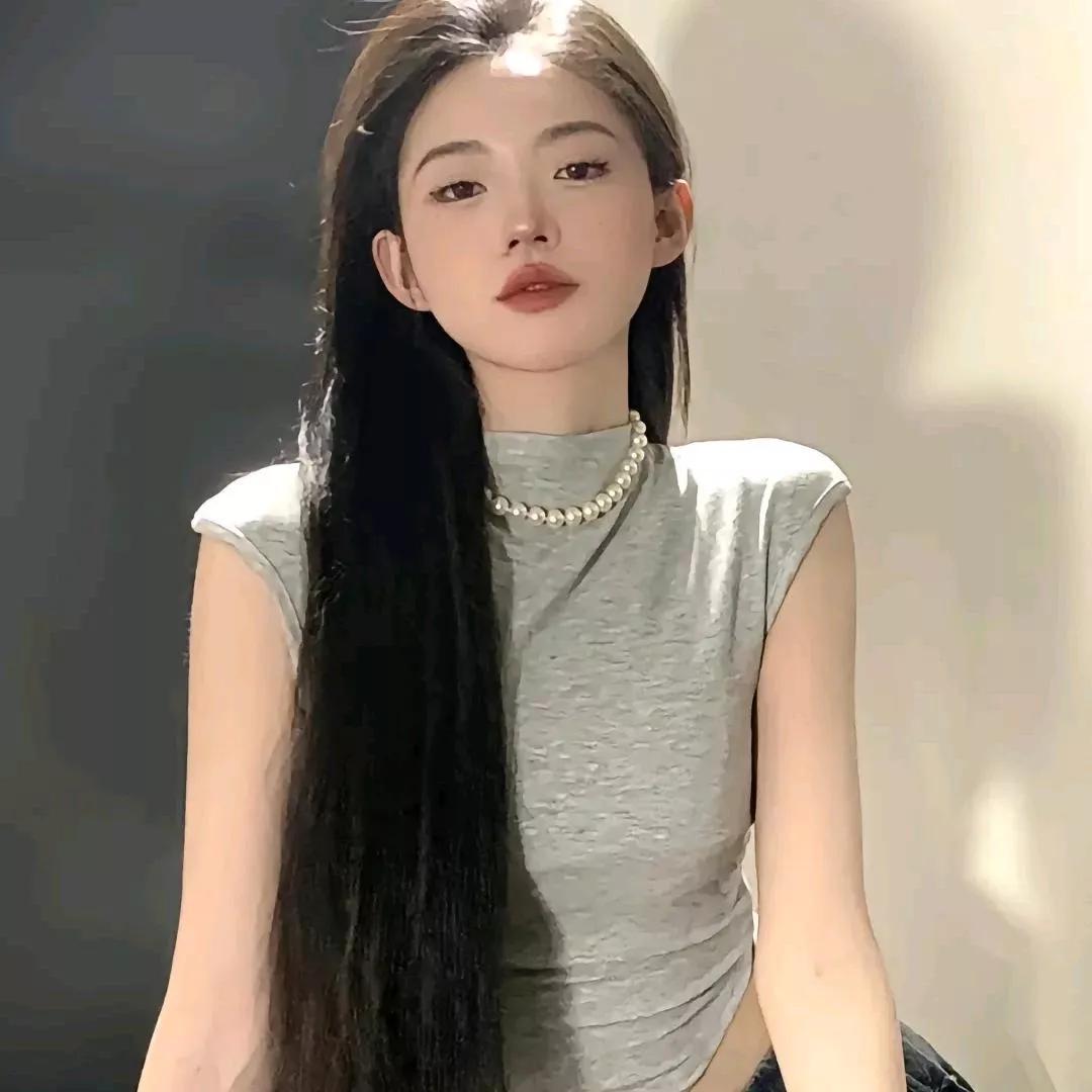 清新自然，珍珠项链点缀，少女感满满！