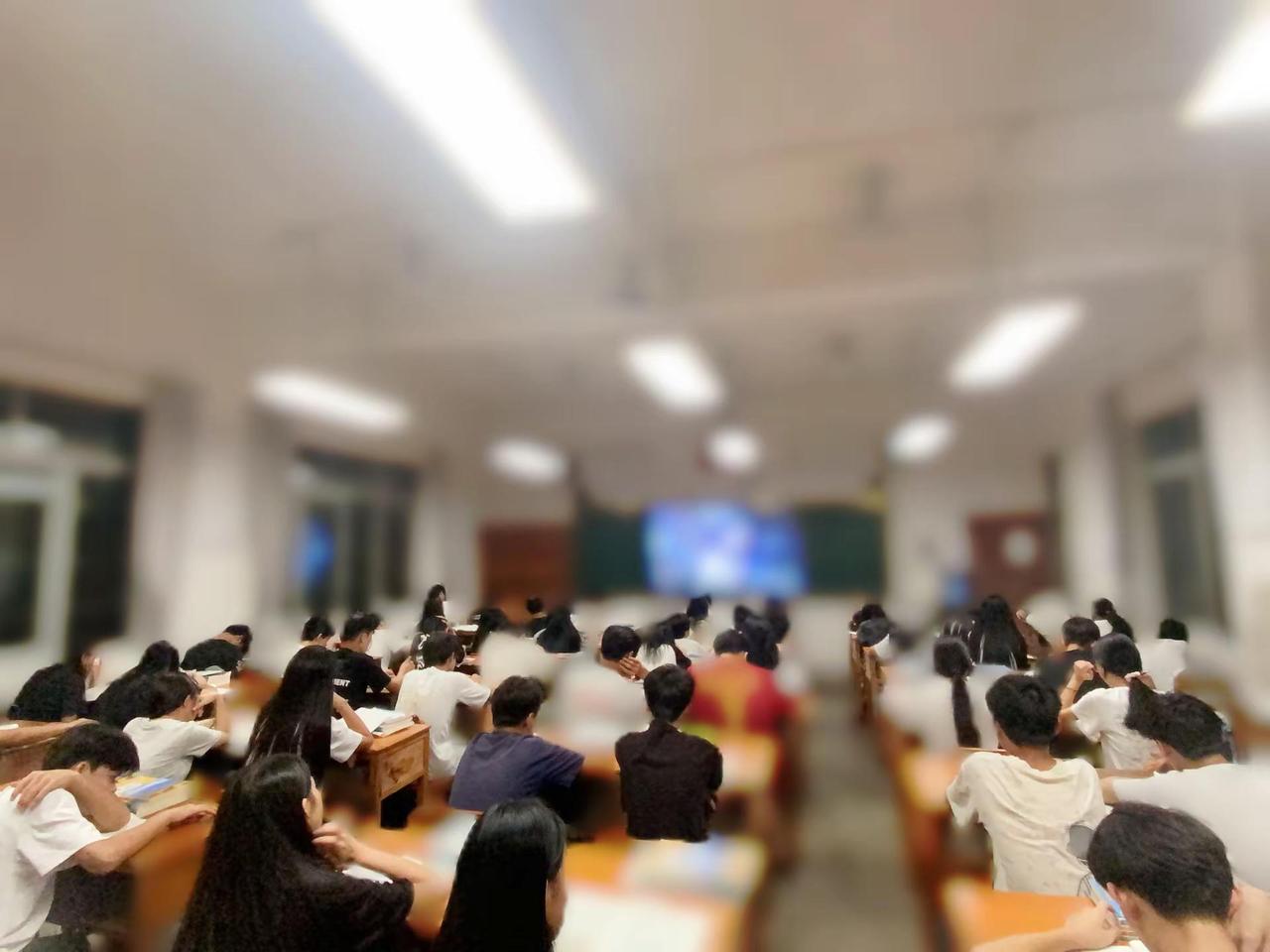 带这群宝贝快一年啦✨。掐指一算，带这群小家伙居然快要满一年了。每次看到他们安安静