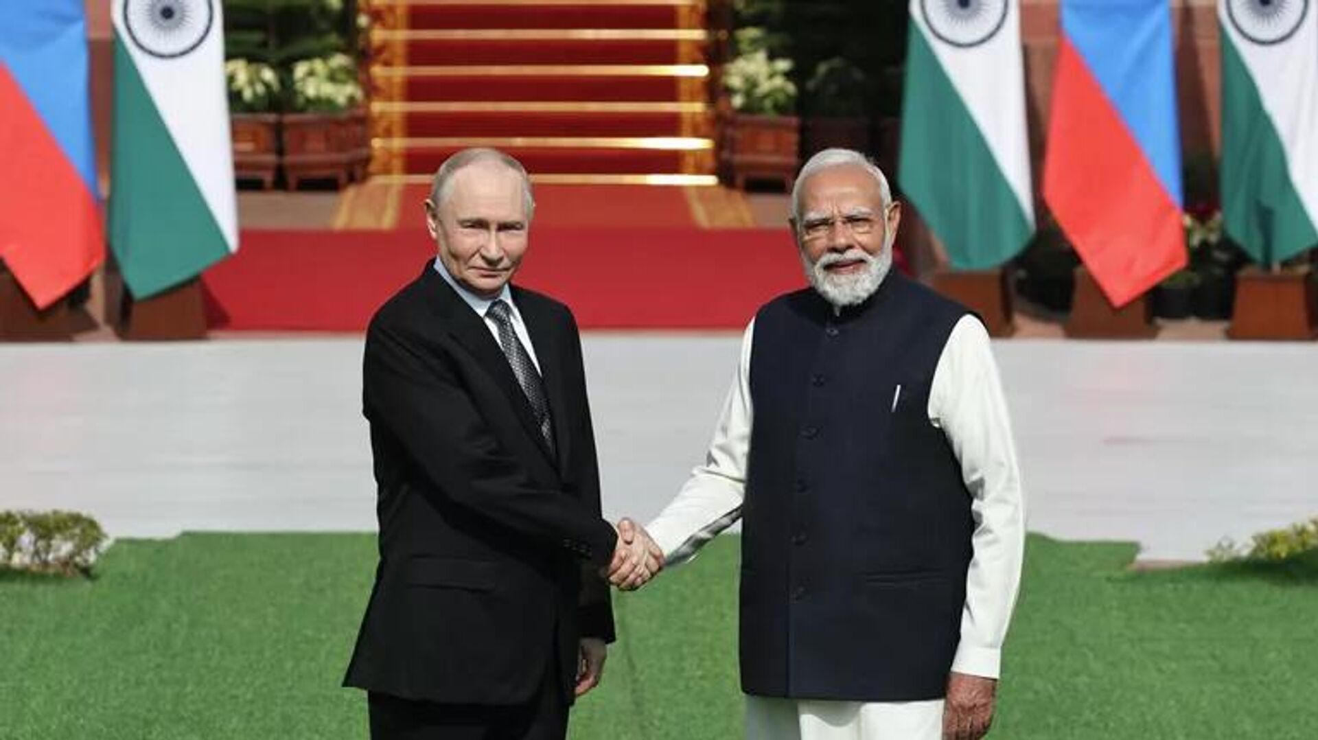 印俄签署新军事协议，印度获准使用北极航线上的俄罗斯海军港口，俄方还将协助培训印度