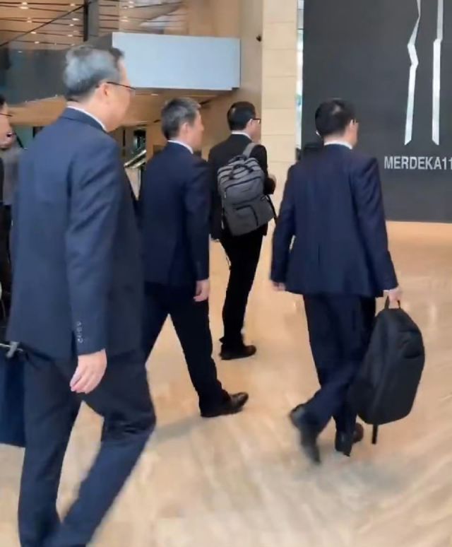 贝森特：他怎么又来了？不是说被撤职了吗？[惊恐]烽火问鼎计划特朗普关税美国内政部