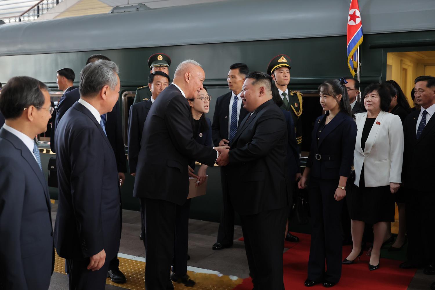 规格拉满了 金正恩出席抗战胜利纪念活动 ​​​