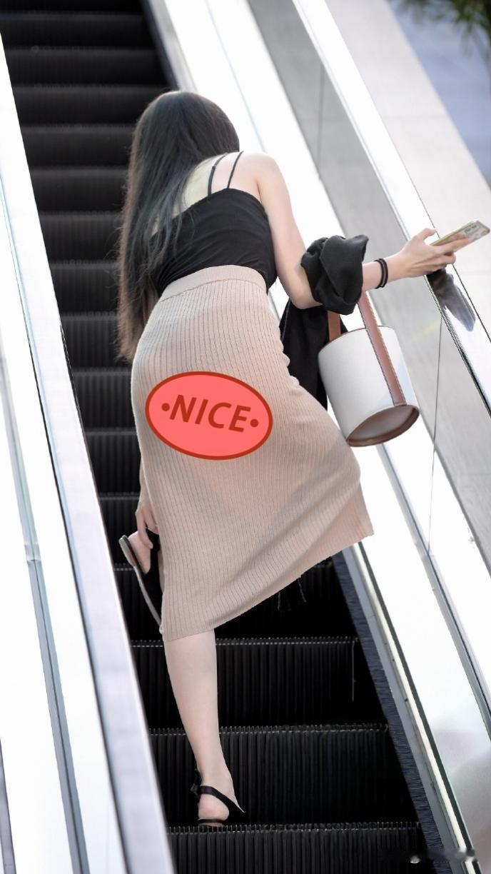 唉 想上去帮忙又感觉不好意思[捂脸]
电梯口
照片记录你眼中的美 
随拍[呲牙]