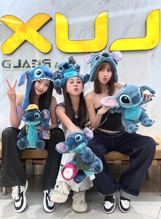带了一群千禧年的仔去看电影啦🎬