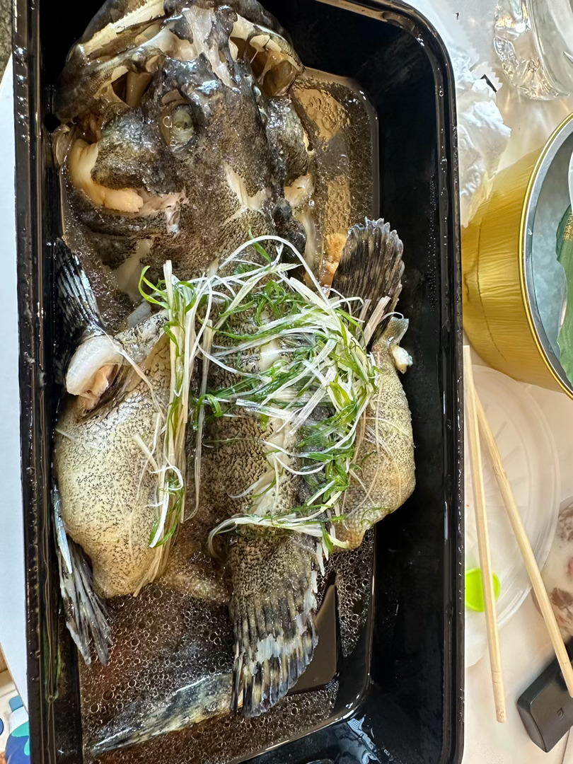 鼻血流到了早上 本来还约了明天的健身 教练让我休息一周再去 昨天健身健猛了 毛细