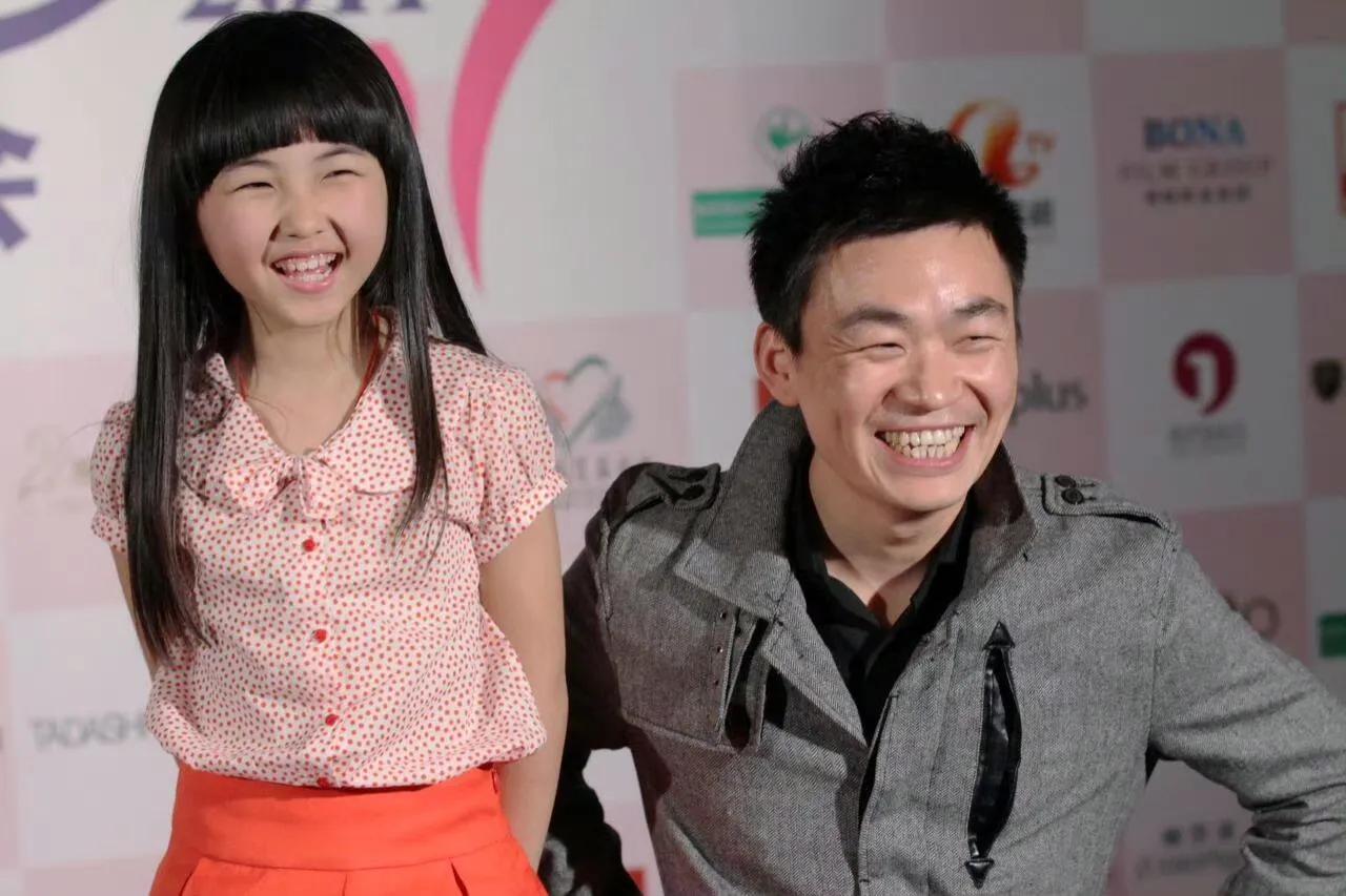 王宝强和他的女儿——11岁的张子枫，宝强真是张子枫的贵人，当年演唐探，王宝强向陈