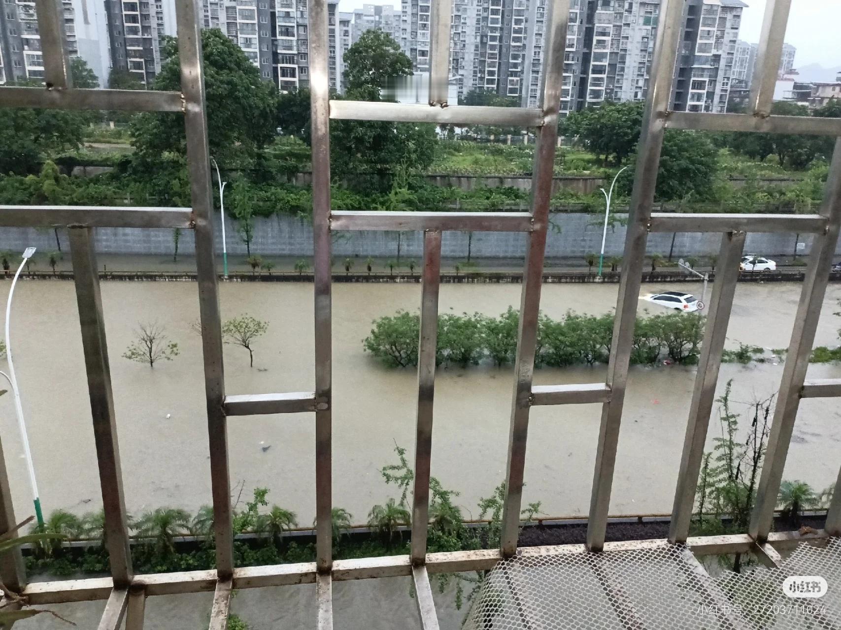 今天广西高考生坐船去考试