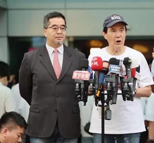 国民党提一国两区，是一个国家下的两个政治实体，互不隶属，就像一个矛盾体，对立而又