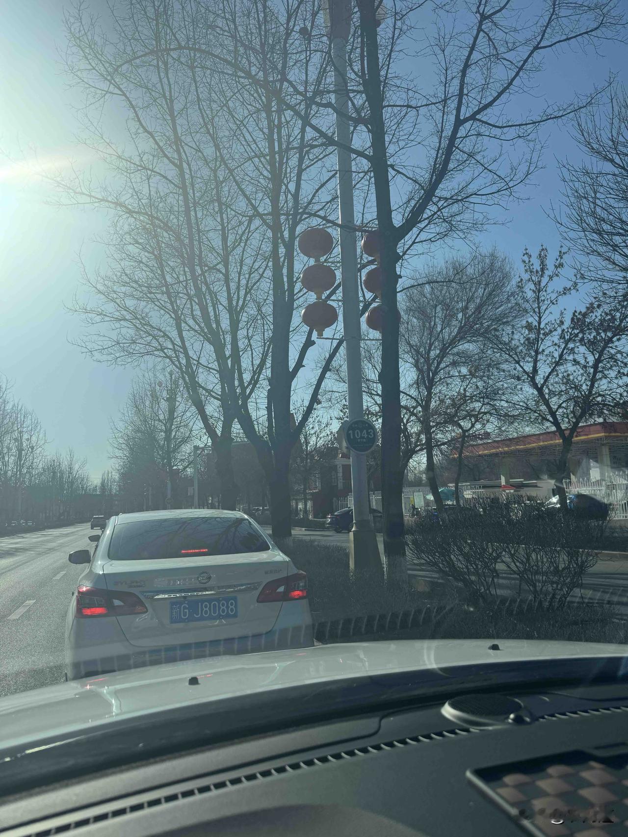 加油开始排队了，此时此刻，我已经去了2个加油站，都没有92号汽油，只有95的，哈