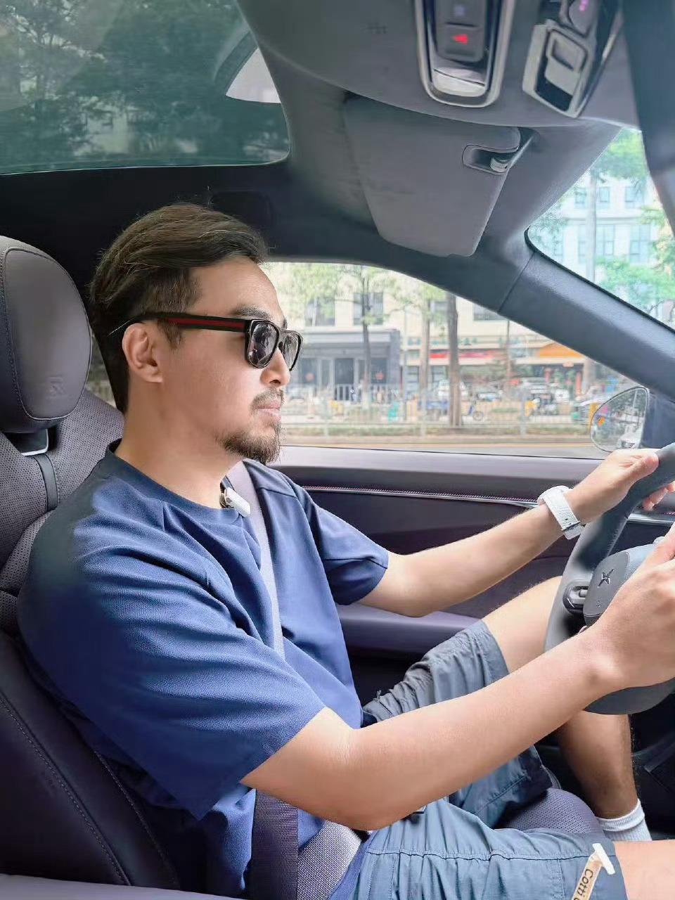 短发峰哥变帅了完了 现在峰哥变这么帅，那是真想链接了 ​​​