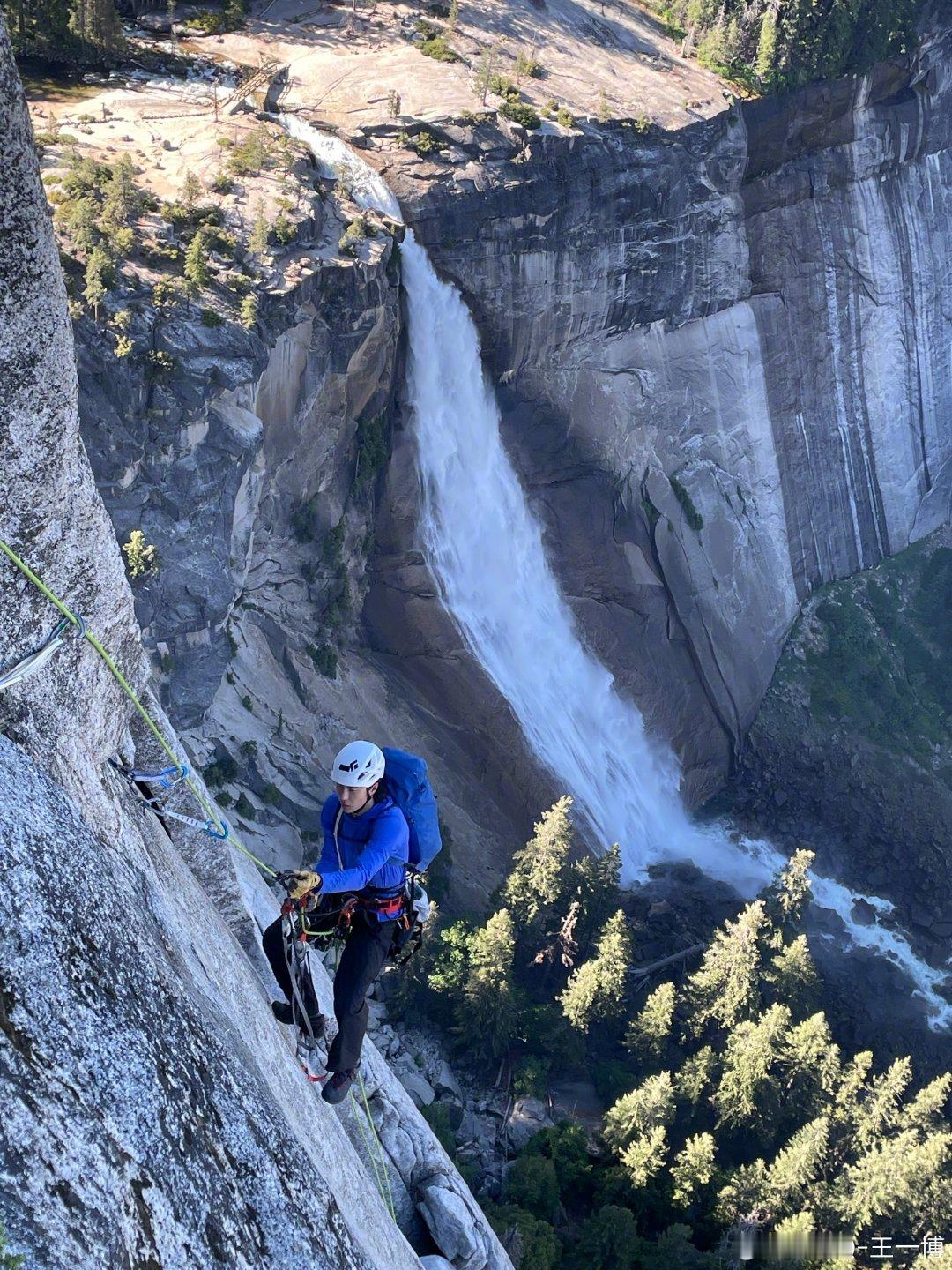 rs来加🔥👉🏻松鼠夜袭王一博来安利这个又被小动物🐿️打卡的酷甜攀岩手王一