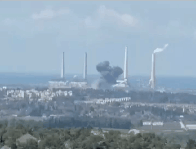 伊朗导弹击中了以色列哈代拉的一座发电厂。