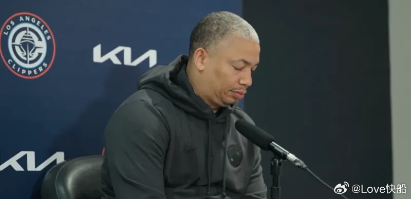 泰伦-卢在接受采访时，谈到比赛被逆转以及球队问题：“我们第二阵容上来之后开始出现