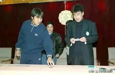 两个北京人谢峰，魏克兴靠抽扑克决定北京、深圳联赛排名[石化][石化]
2002年