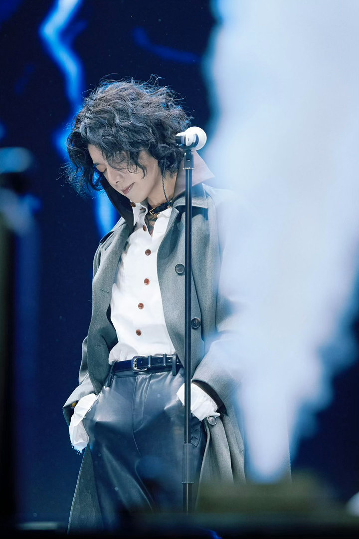 华晨宇 这一天不会让大家等太久温柔告白直击心底，跨越时光的约定从未褪色，全力以赴