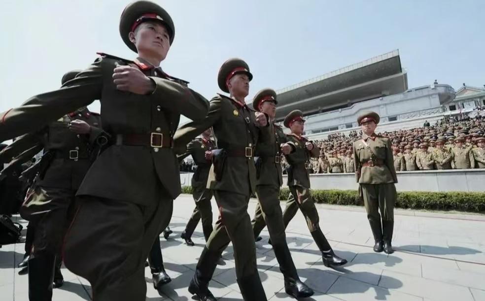 据韩国广播公司11月5日报道，乌克兰国防部长乌梅罗夫日前接受该媒体访问时表示，乌
