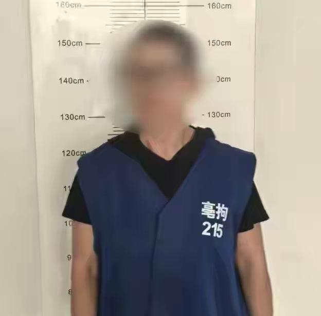 仅仅拘留七天，实在是太轻了！多次违规养狗，并且狗伤了人，应该让狗主任承担刑事责任