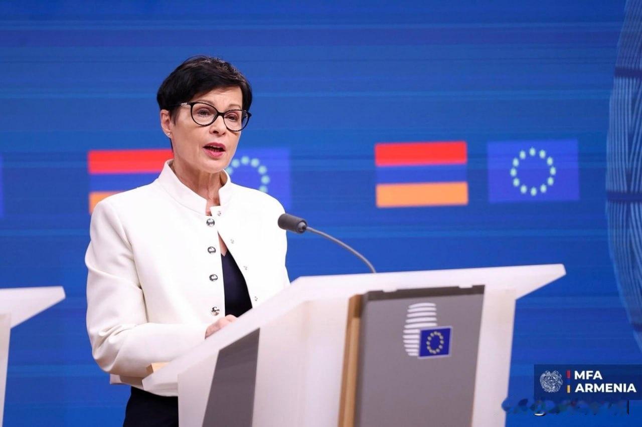 欧盟委员科斯提的四国连通平台，是想让亚美尼亚、阿塞拜疆、土耳其和欧盟一起搞交通一