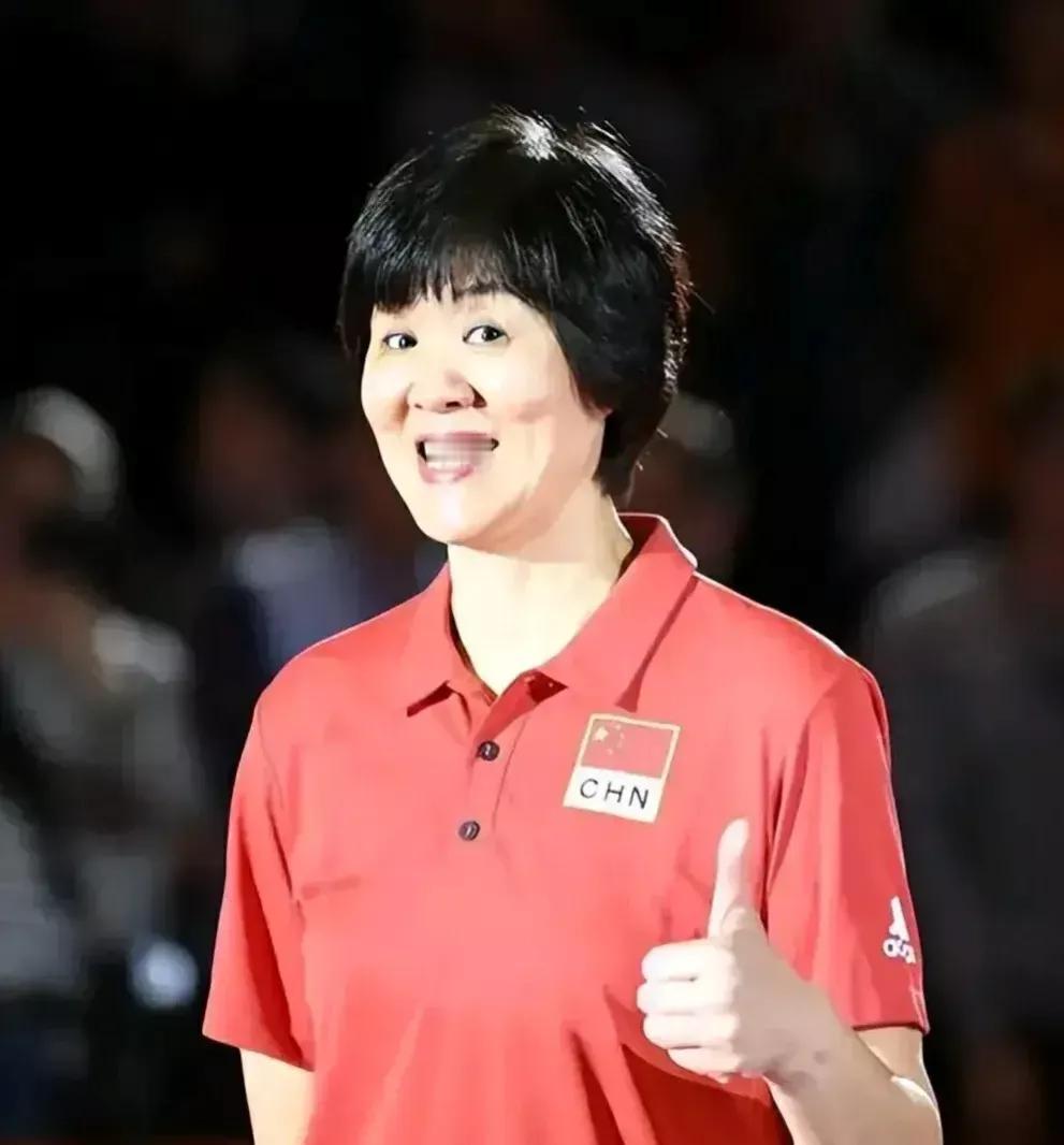 实话实说，中国女排史上最强8人阵容，无人能反驳：

主攻：朱婷与郎平，两人主攻实