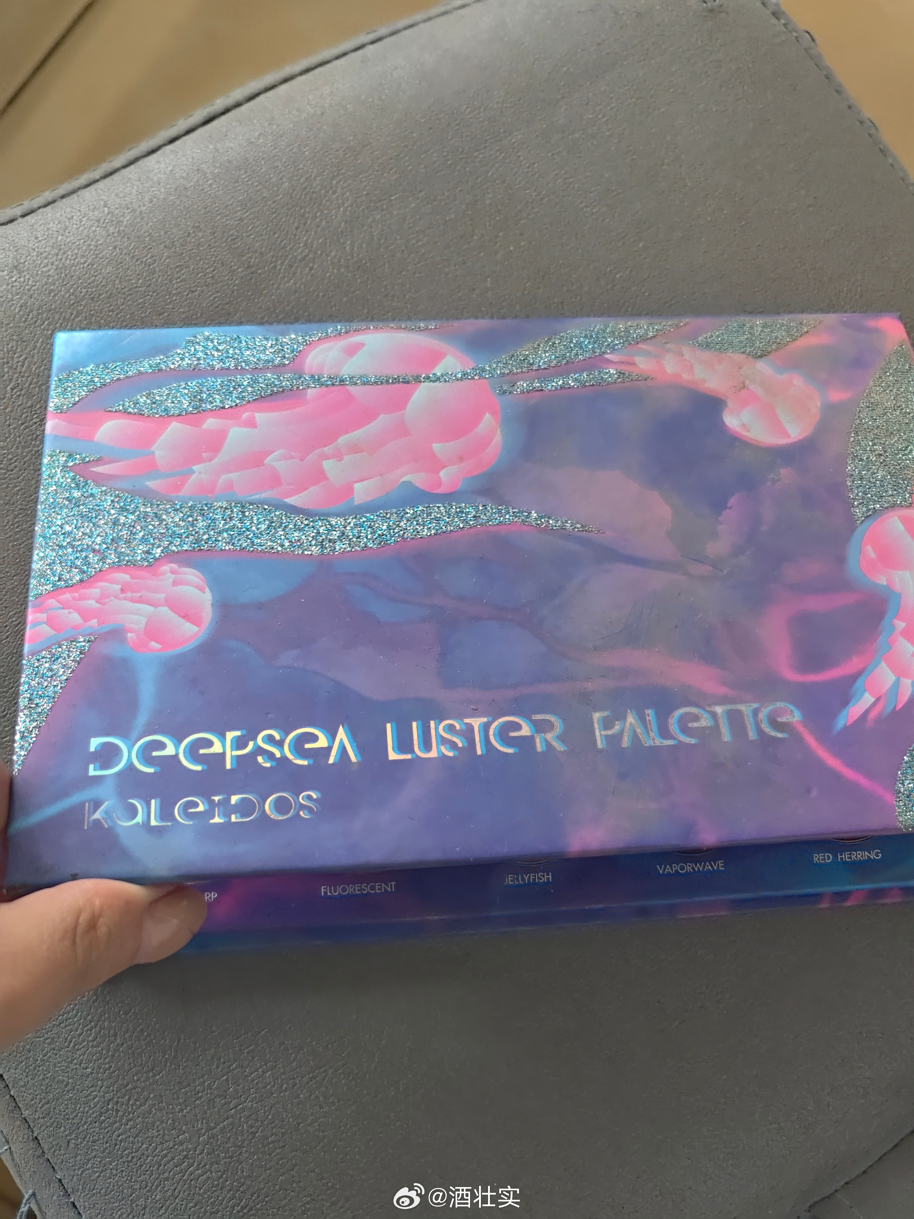 🆘发现一盘2018年买的万花镜眼影盘，现在还能用吗