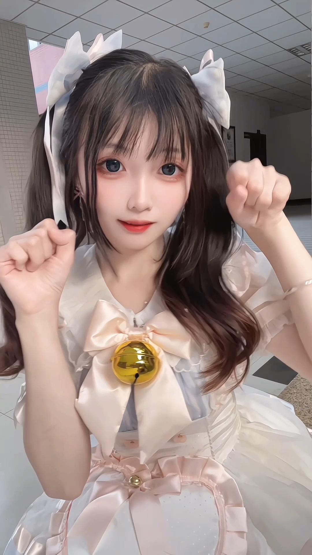 最后一张是鬼鬼小猫酱。