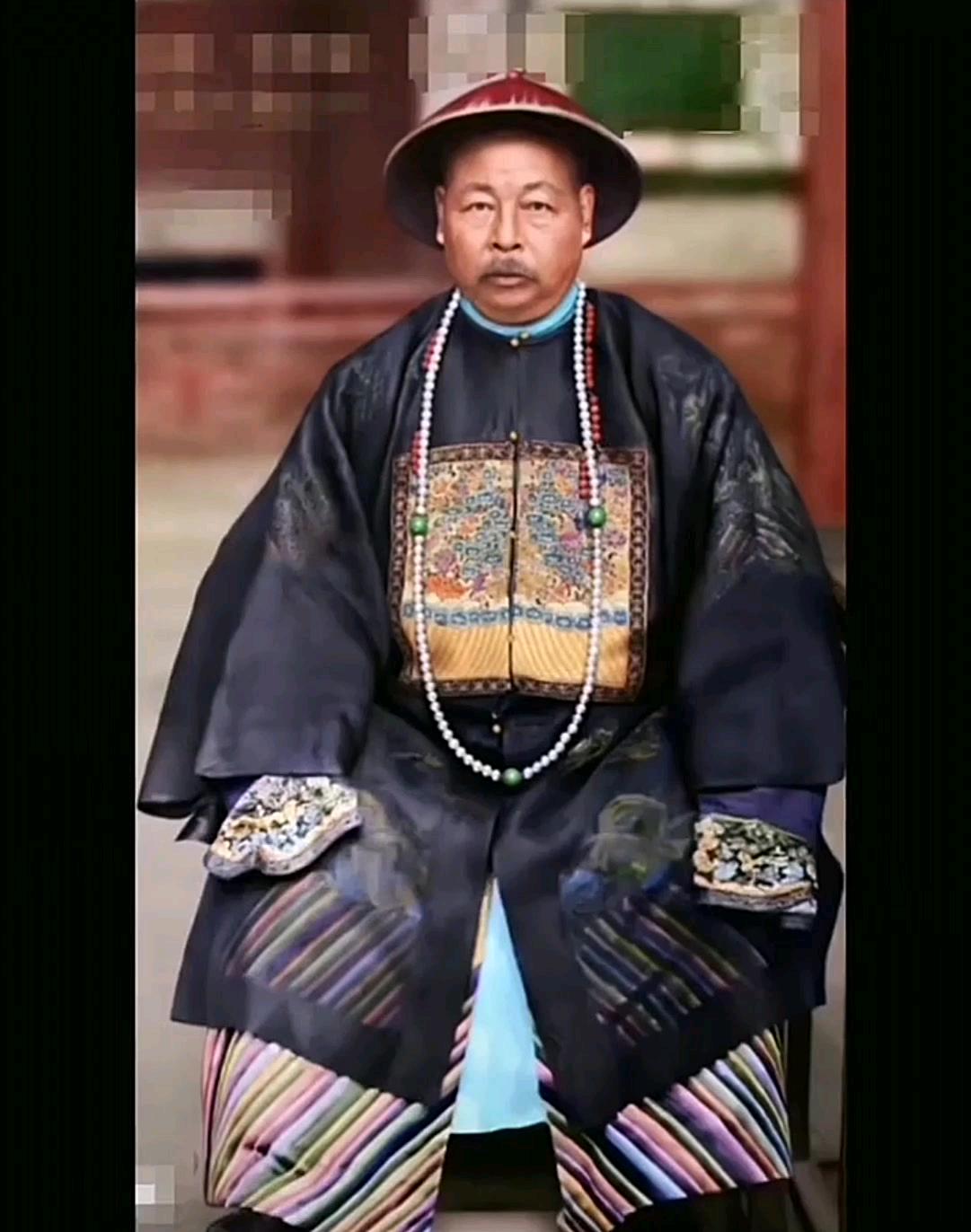 1875年，有人举报左宗棠受贿，慈禧派人暗中调查，结果发现他真收了100万两白银