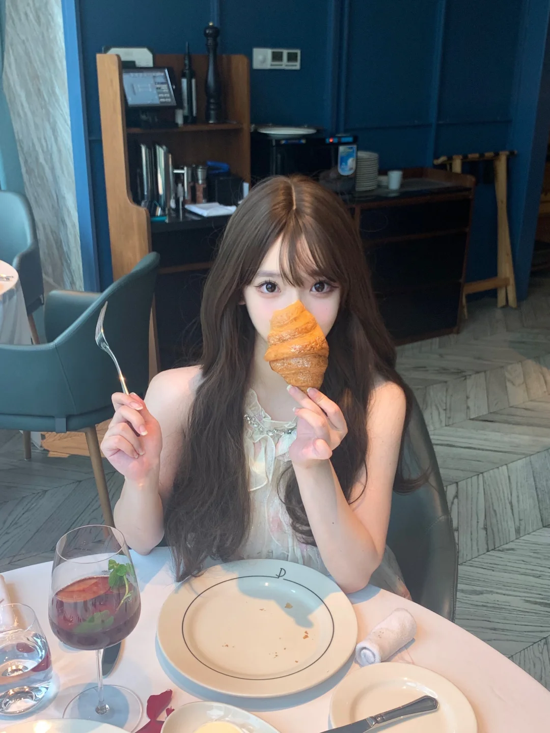🧇 -᷅ ⤙ -᷄ 🧇 我吃