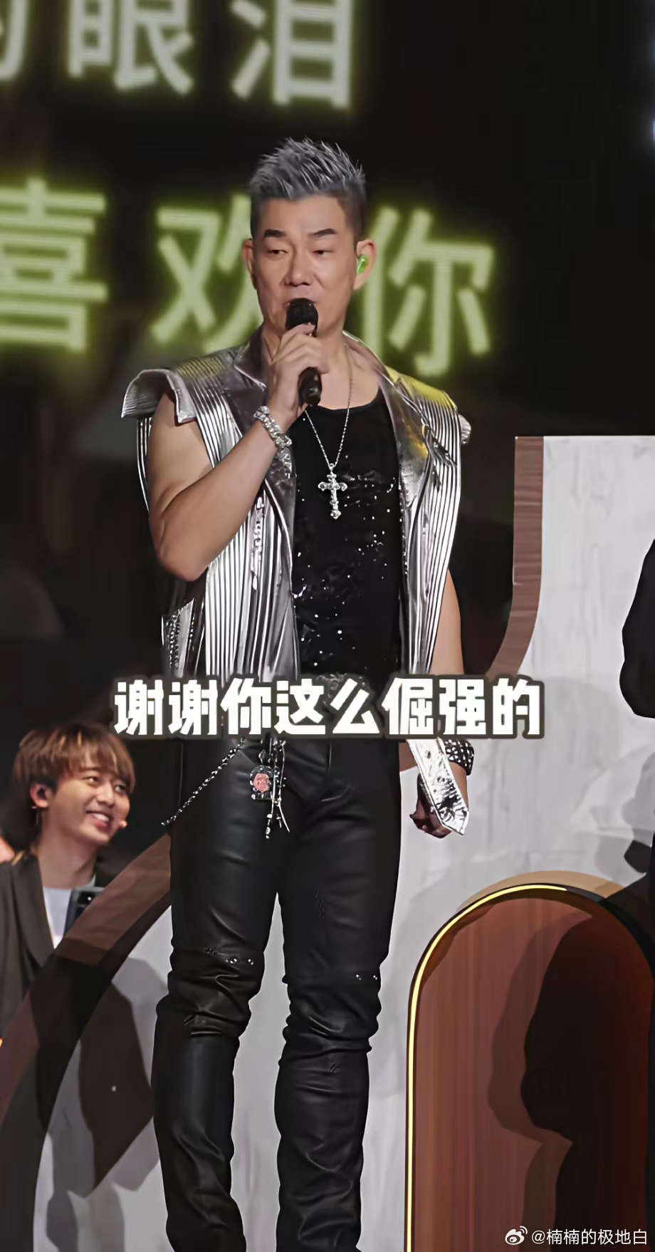 终于搞明白了任贤齐为什么如此受欢迎演唱会的这一句话瞬间就暴露他的人品​任贤齐演唱