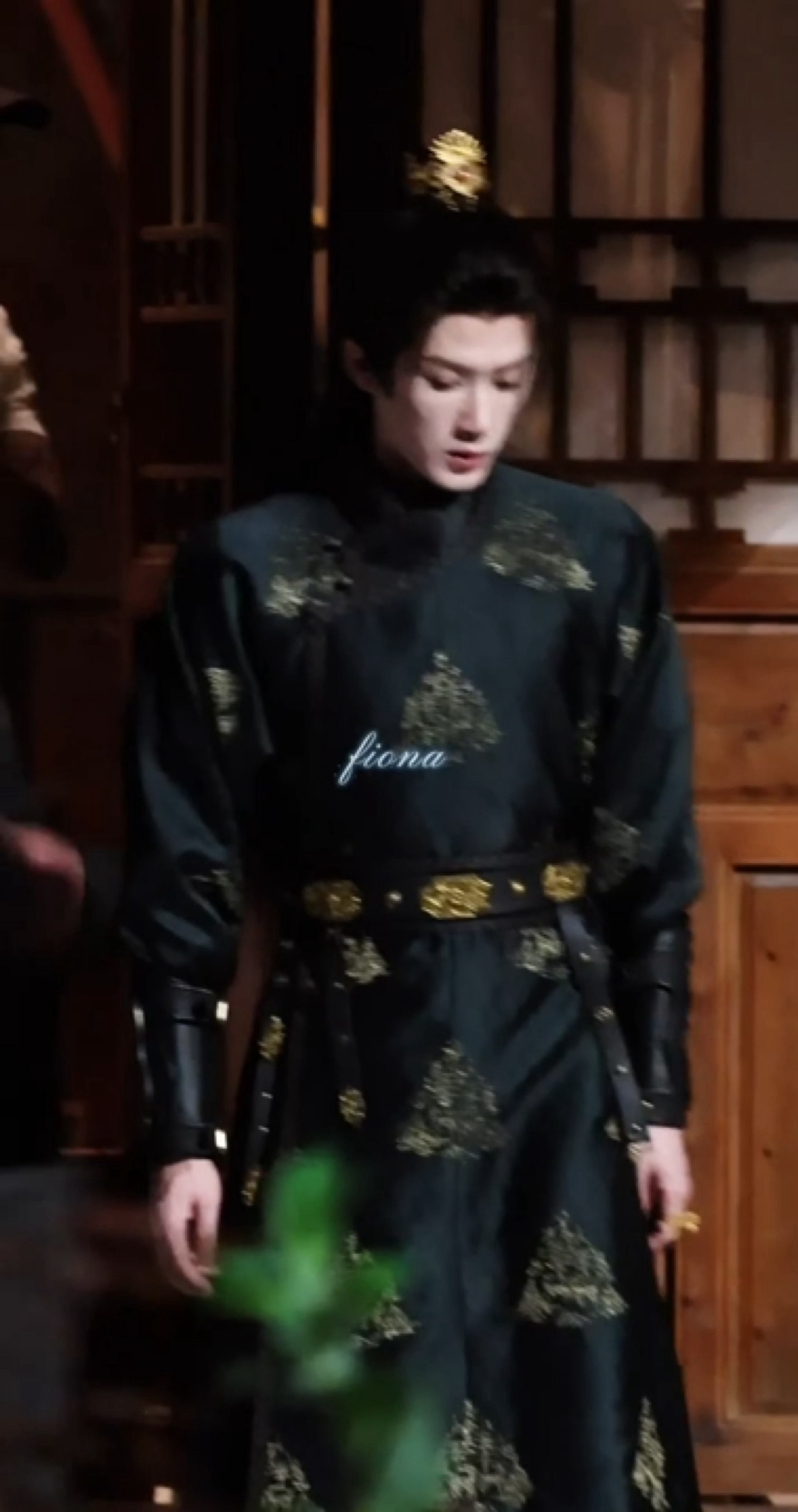 檀健次《何不同舟渡》今天第三套新衣服行走的古人衣架，谢却山穿啥都好看看起来好有钱