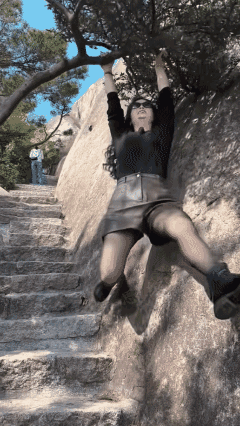 幸亏树不会说话，
但是它也有生命也有思想，
此时此刻它在想什么呢？