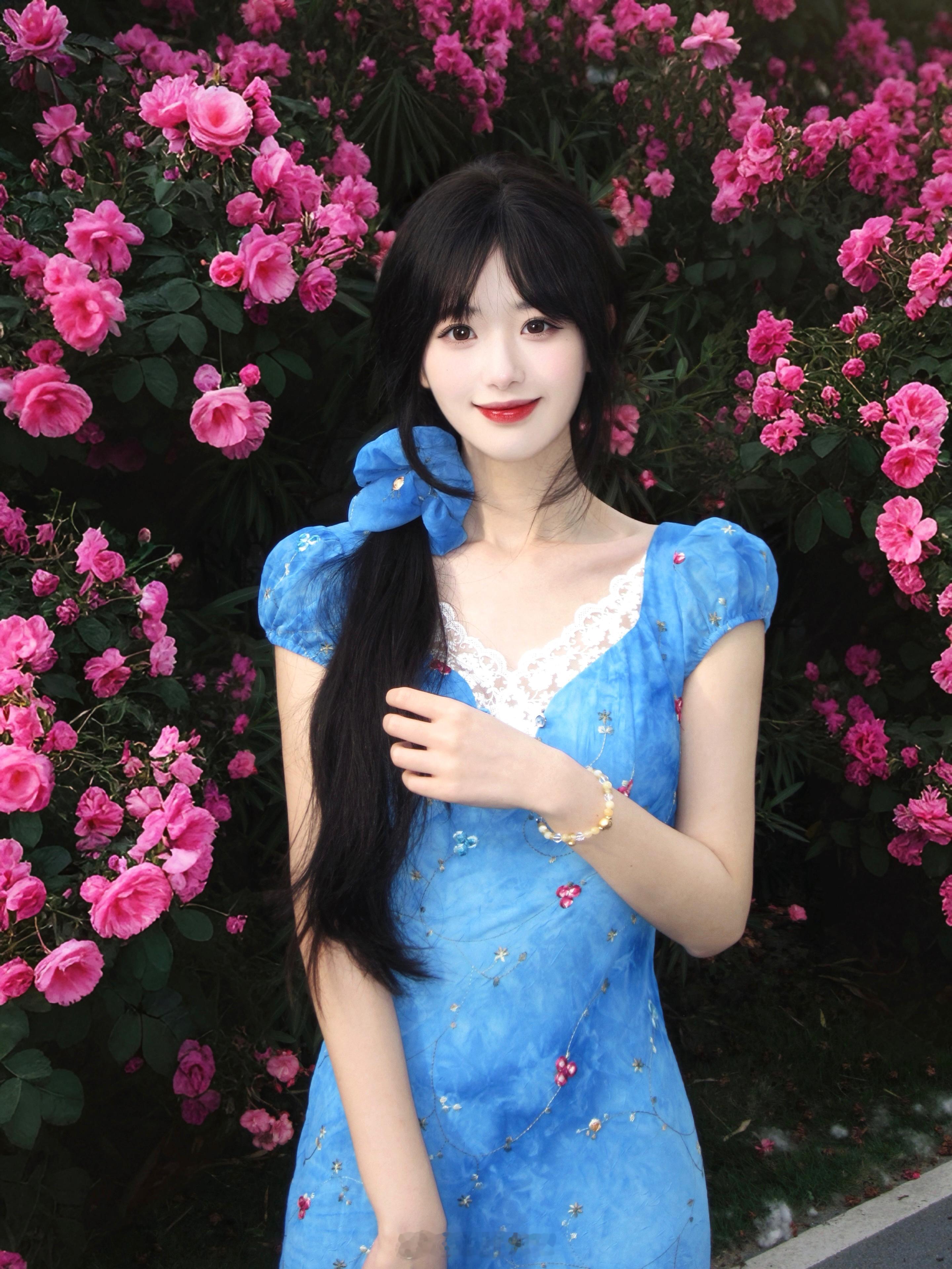 蔷薇花下🌸 ​​​