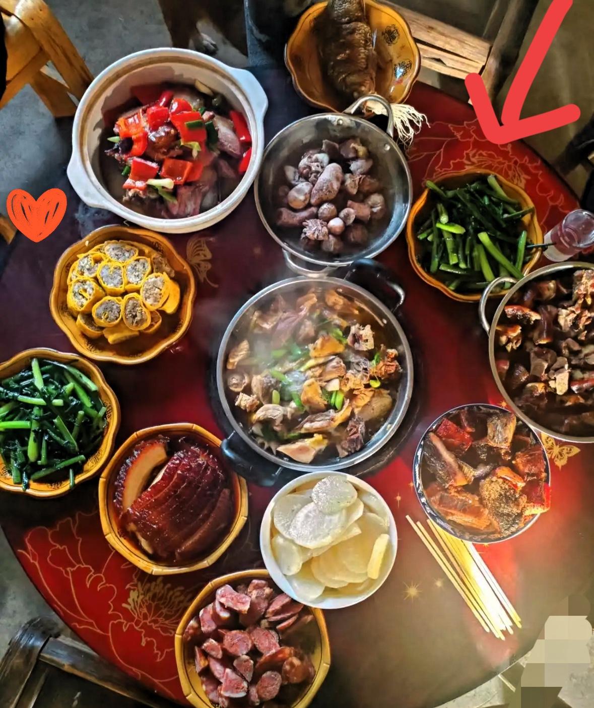 我发现，
我很喜欢走我老公这边的亲戚。
我老公这边亲戚大多是农村的多，你去拜年，