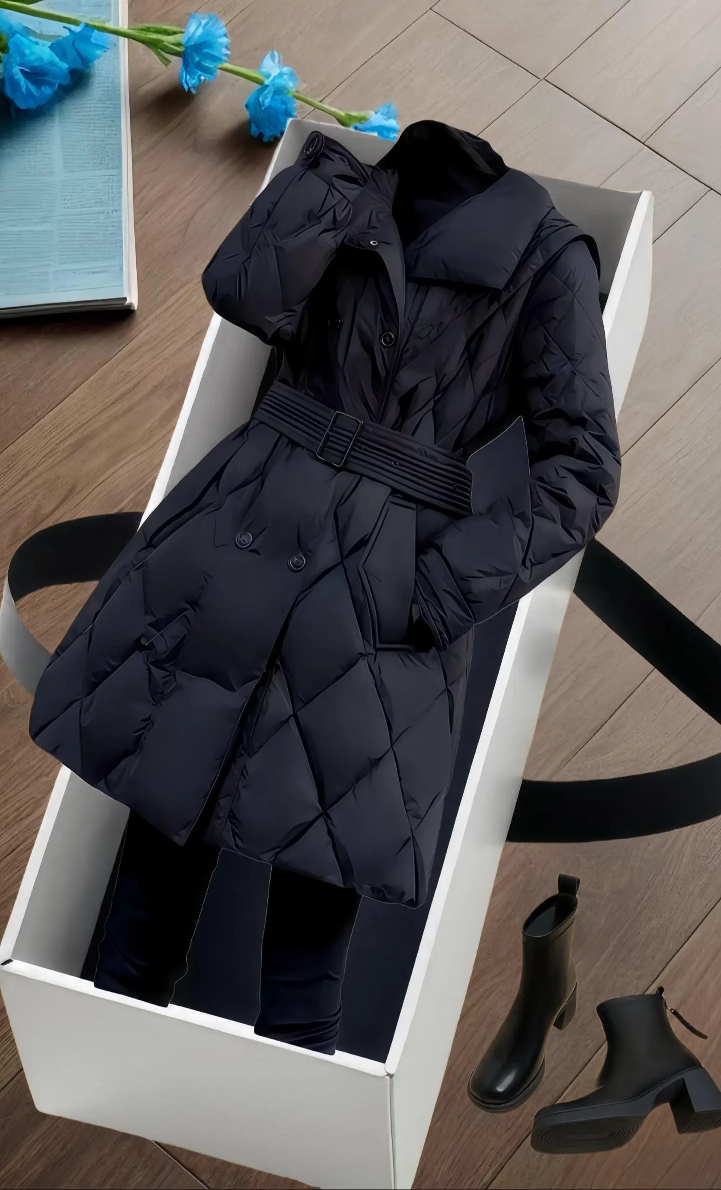 这件棉服上身很好看！修身的版型恰到好处地勾勒出身材曲线，视觉上拉长身形...