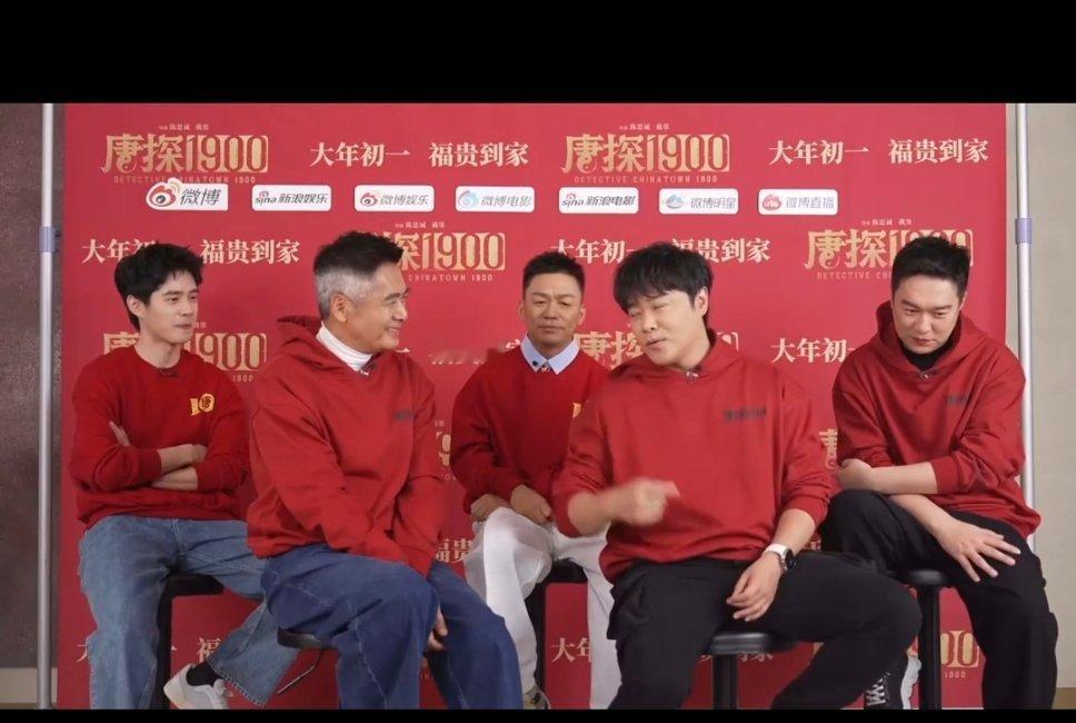 王宝强为了腹肌半年没喝酒 真的没有想到，王宝强为了电影真的好拼呀，他太厉害了吧 