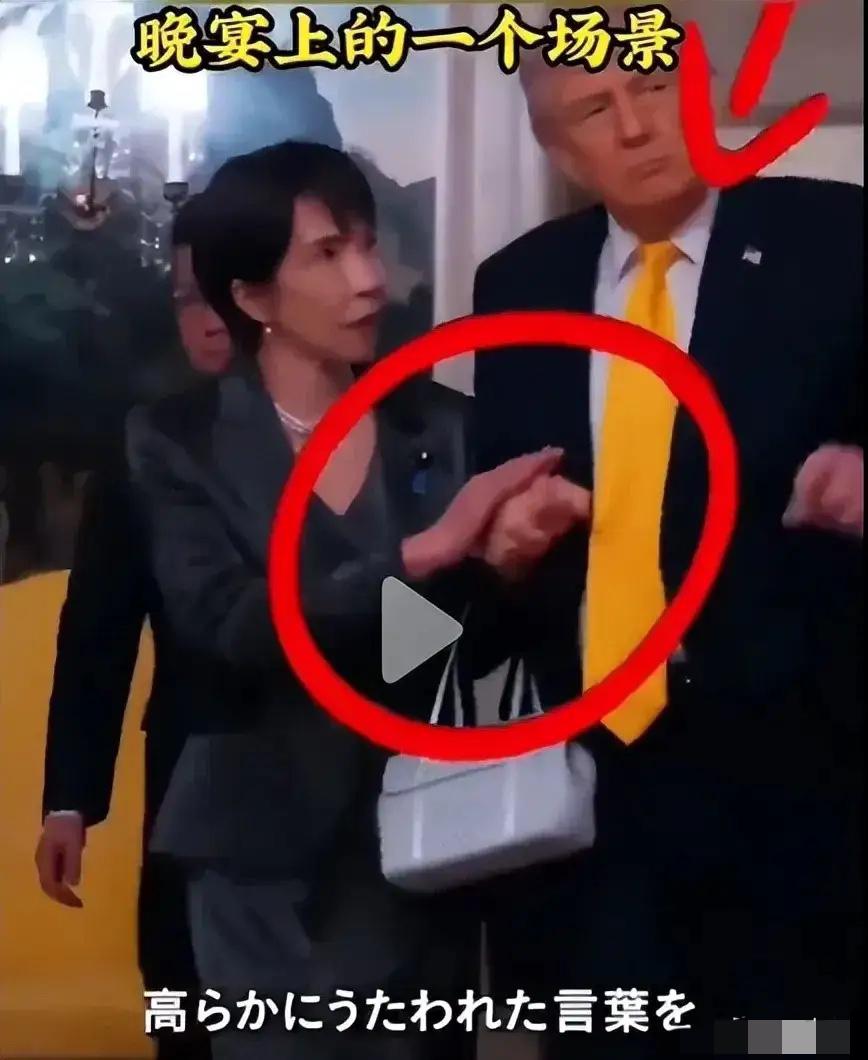 日本网民愤怒了！
有日本网民这样说，“我们日本的首相竟然在外交场合，张开大嘴、露