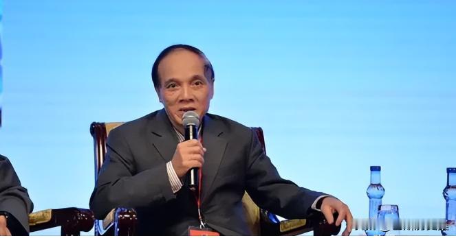 一位越南教授说：虽然我不喜欢中国，但也不得不承认，中国是黄种人里唯一敢和白种人叫