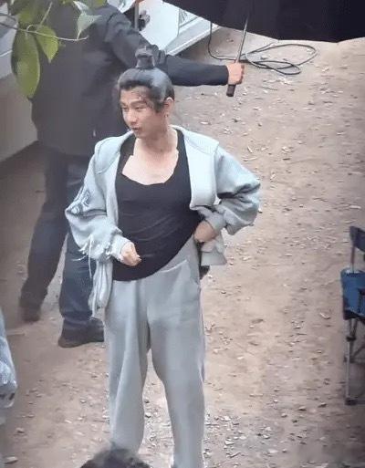 成毅古装造型路透，怎么看起来油腻了 