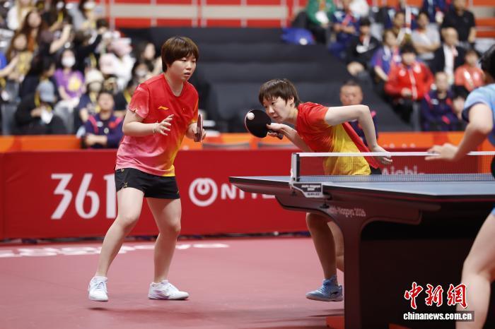 太解气！名古屋亚运会乒乓球女双决赛，蒯曼、王曼昱4:0横扫日本组合拿下金牌。四局