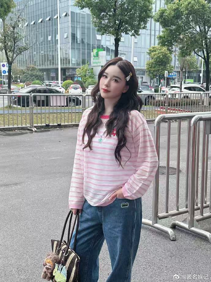 我拍了拍乘风乘风2026路透都这么惊艳，很难想象初舞台会有多震撼，已经迫不及待 