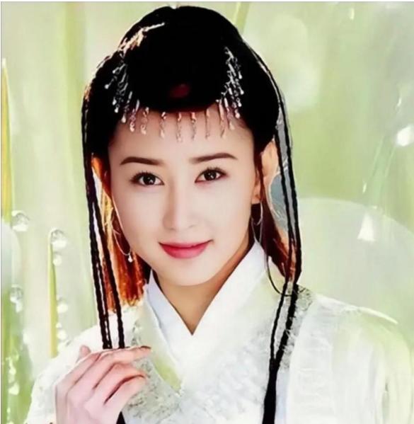 当年，富豪朱兆祥向胡静求婚，胡静说：你大我12岁，我们不合适。朱兆祥掏出一张卡，