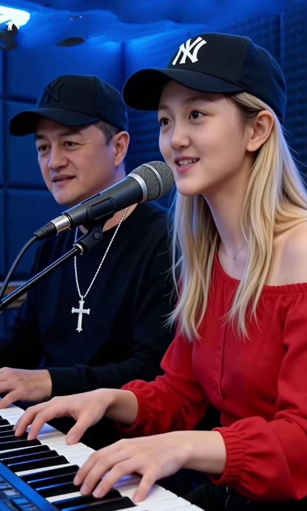 哇，这是不是李嫣？这也太美了吧！

李嫣像极了父亲李亚鹏，一个模子刻出来的，这整