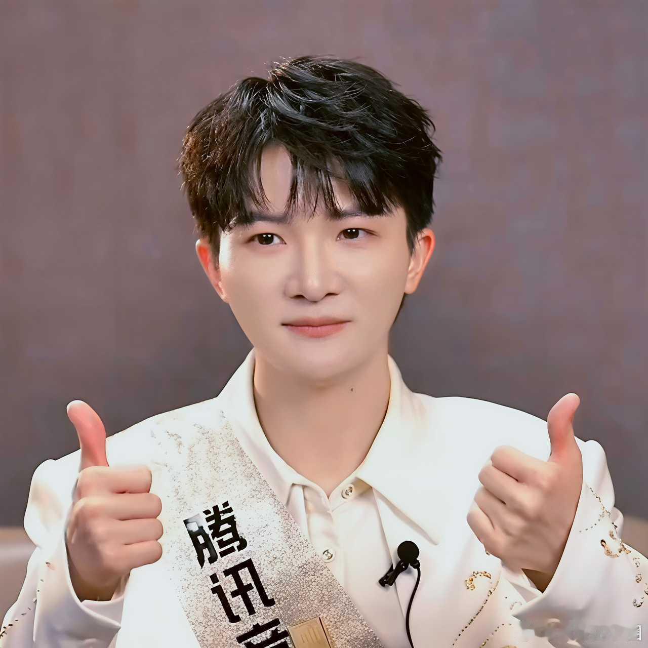 周深 ✨周深的嘴赐福来的 ✨随机打开一页深深的 【小圈跟米子们说晚安啦】  时光