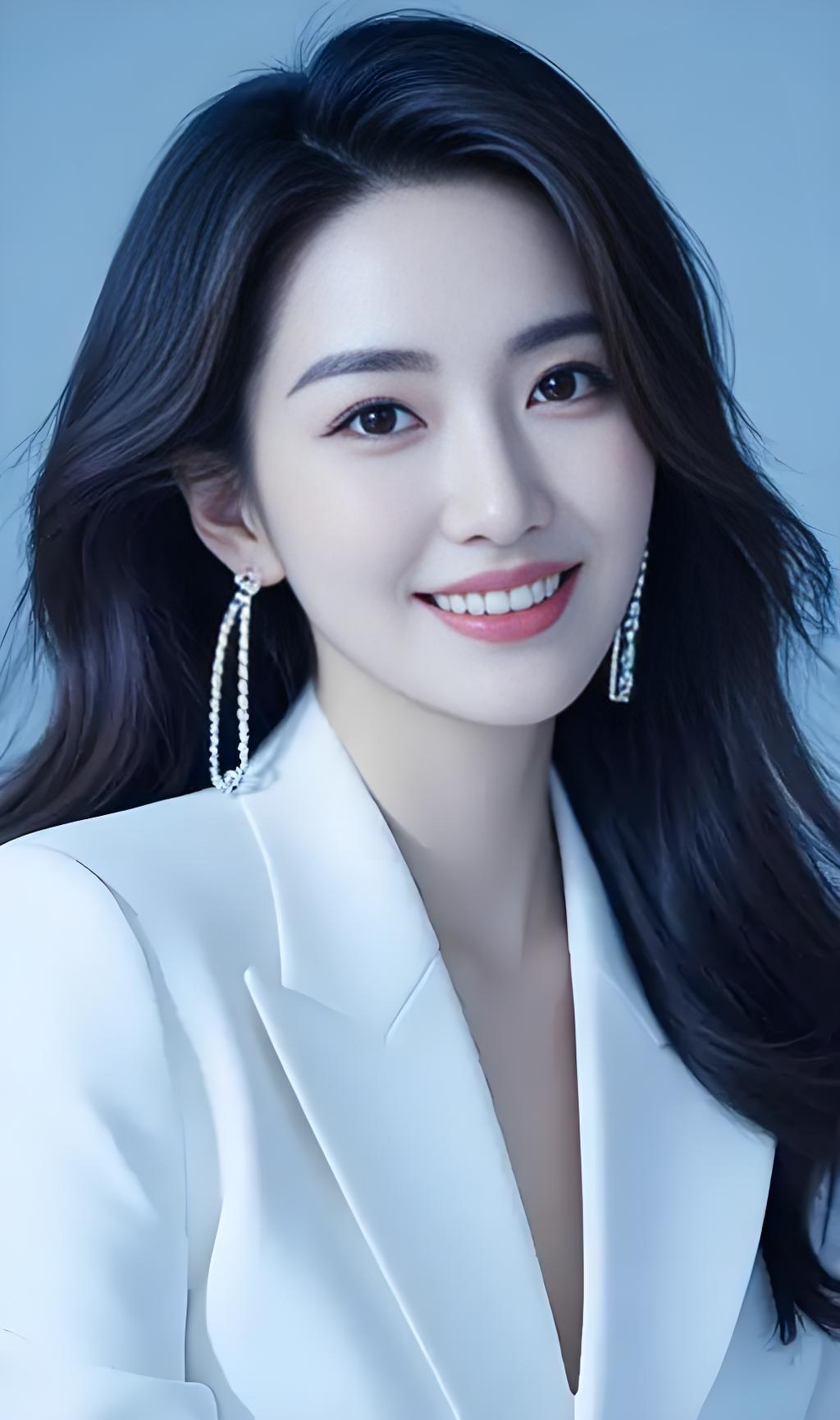 从容、干净、有教养。说话让人舒服，做事让人安心，相处让人温暖。