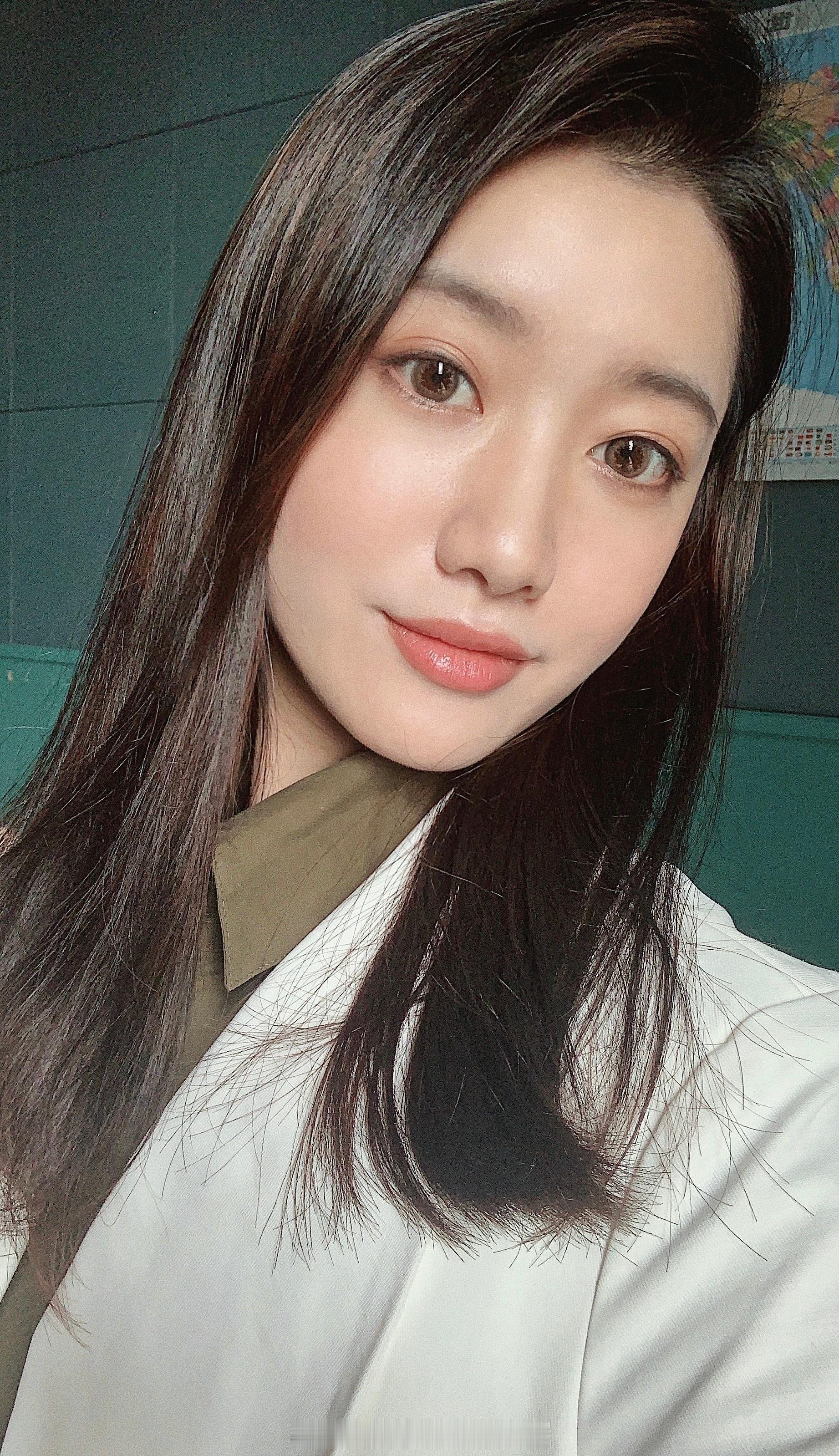 中国传媒大学 98年 射手座[心] #校园美女汇##校园风向标# ​​​