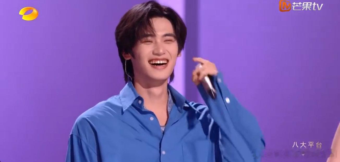 那英先发制人太帅了！华晨宇扭捏叹气，一句吐槽直接破防，太有梗了！