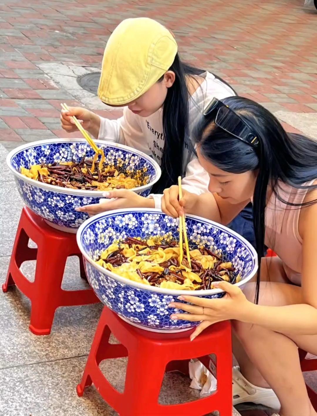 这一碗也太大了