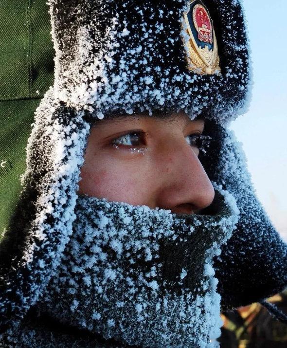 军事纪实把风霜刻进脚步，将青春铸成界碑！致敬最可爱的人🫡🫡🫡 