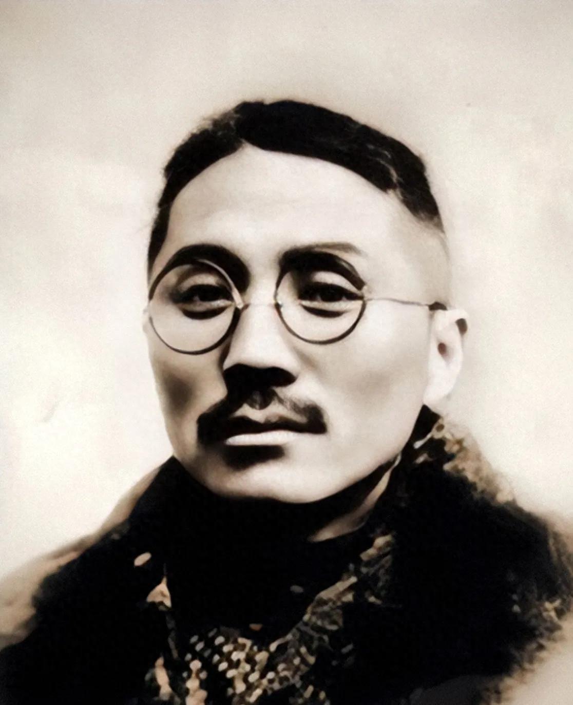 1932年戴笠闯入王亚樵家中，只见被窝尚热却不见主人踪影，这是怎么回事？
193
