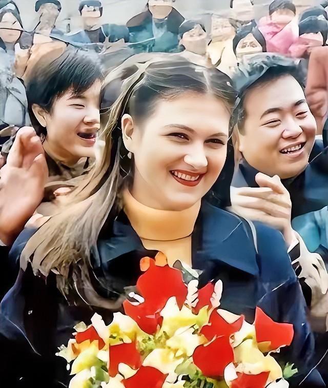 乌克兰媳妇在新乡熬了十五年，

户口本上终于有了她的名字。

她不是什么模范人物