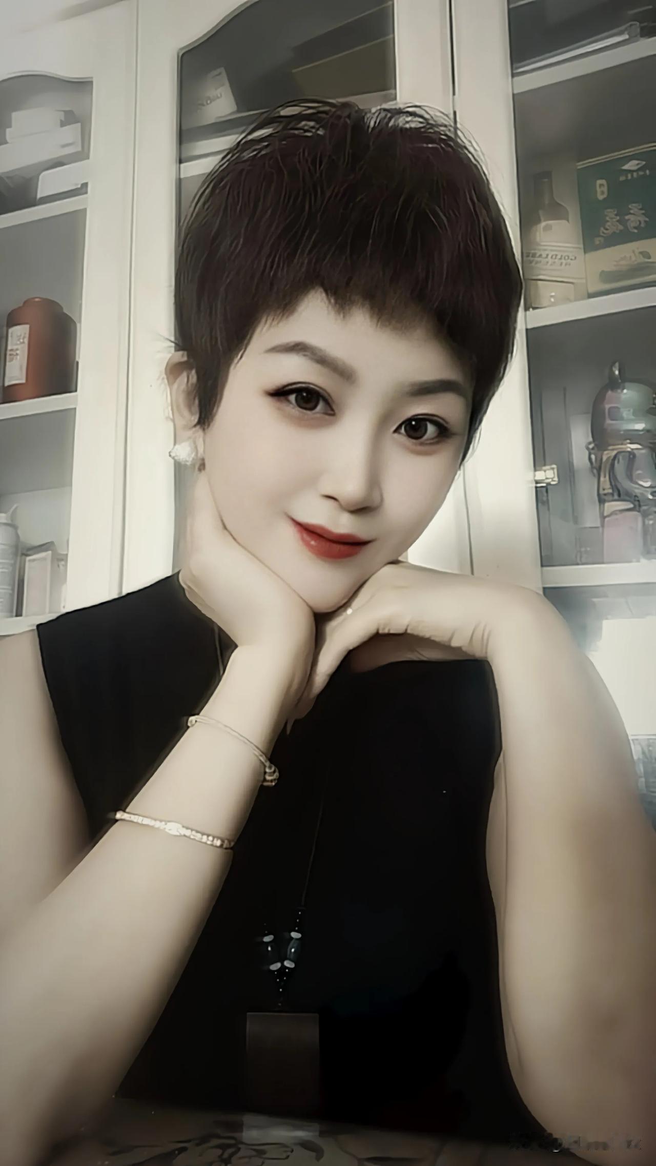 真的没有那么多好命的人，都是自己一步步创造自己的命运，改变自己的命运，然后才越来