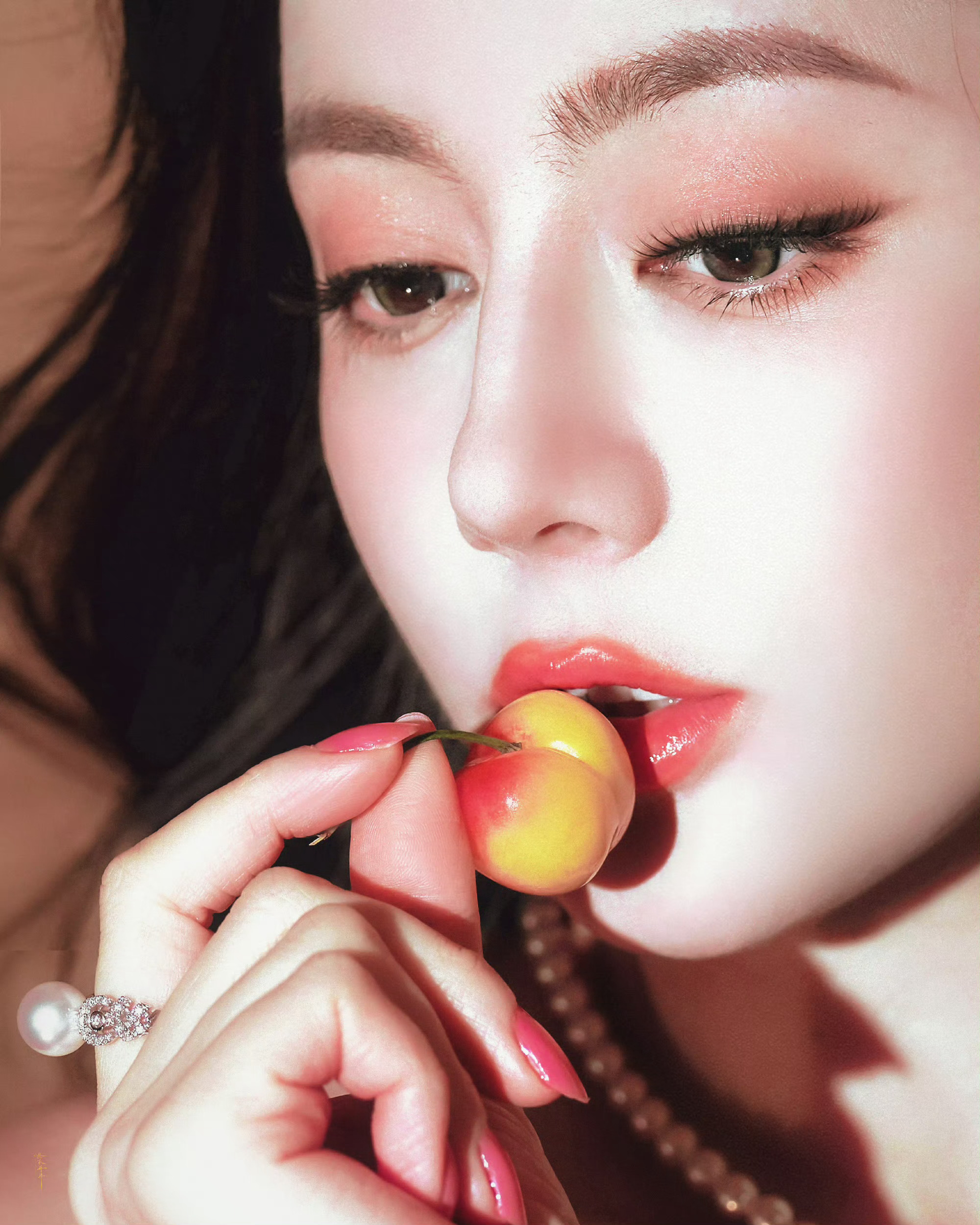 迪丽热巴吻樱桃所有人狠狠感受！ 